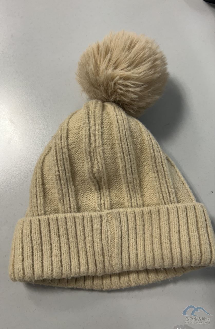 米色帽子.jpg